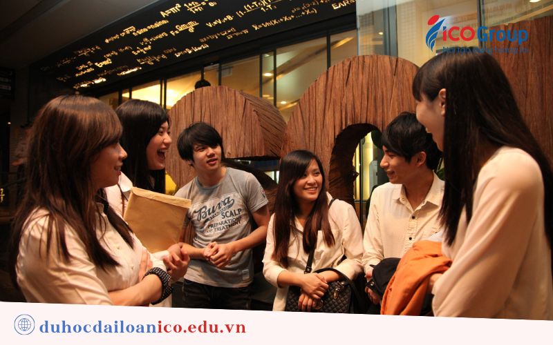 sinh vien tai dai hoc van hoa trung quoc